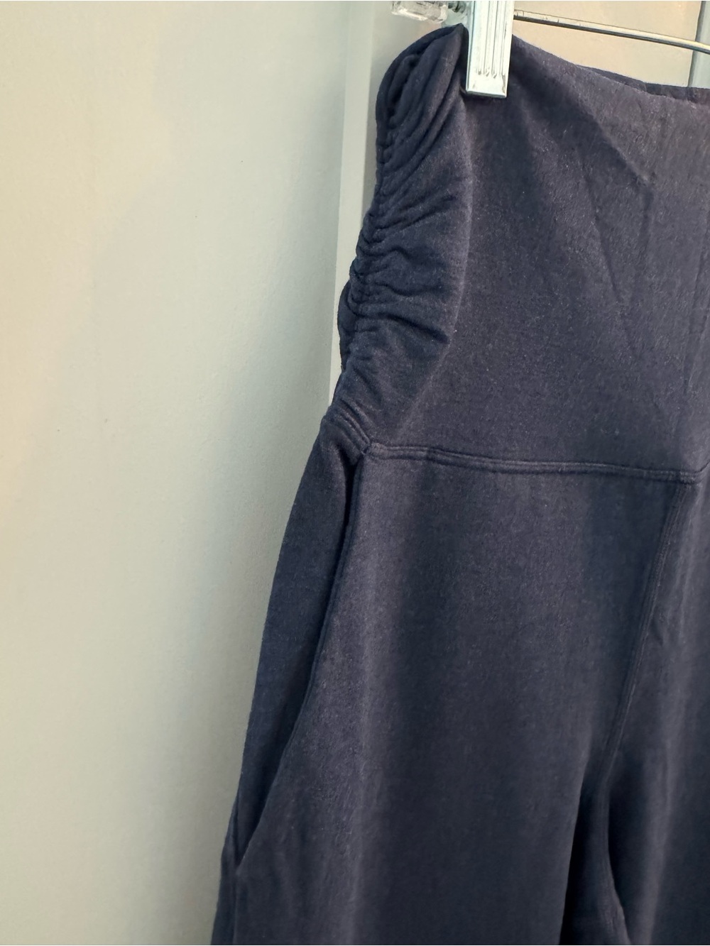 Lululemon High-Waist Wide-Leg Yoga Pants - Black - Picture 2 of 6